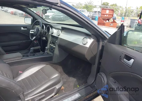 2005 Ford Mustang Gt z USA, uszkodzony, nr VIN 1ZVHT85H955237777